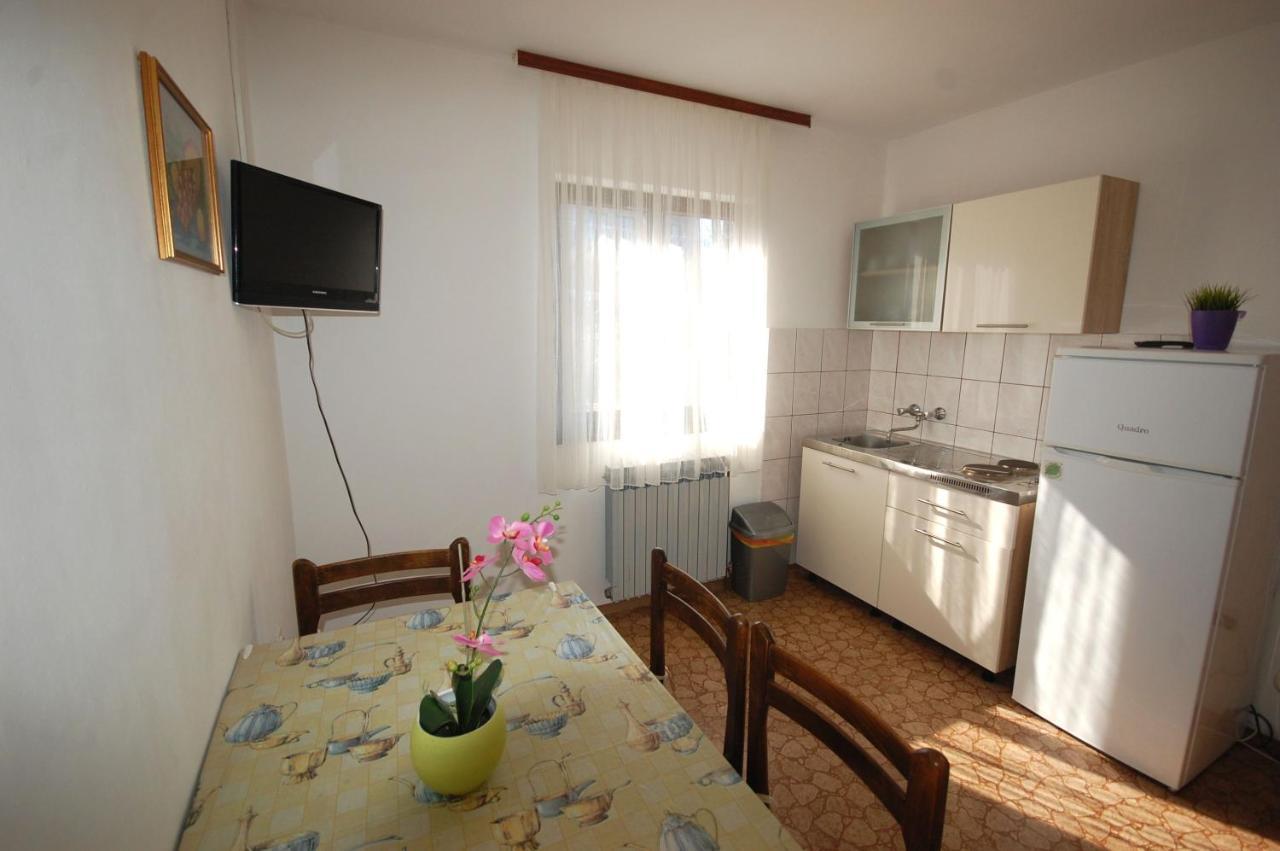 Apartments Dida By El-Pi Tours Нівице Екстер'єр фото