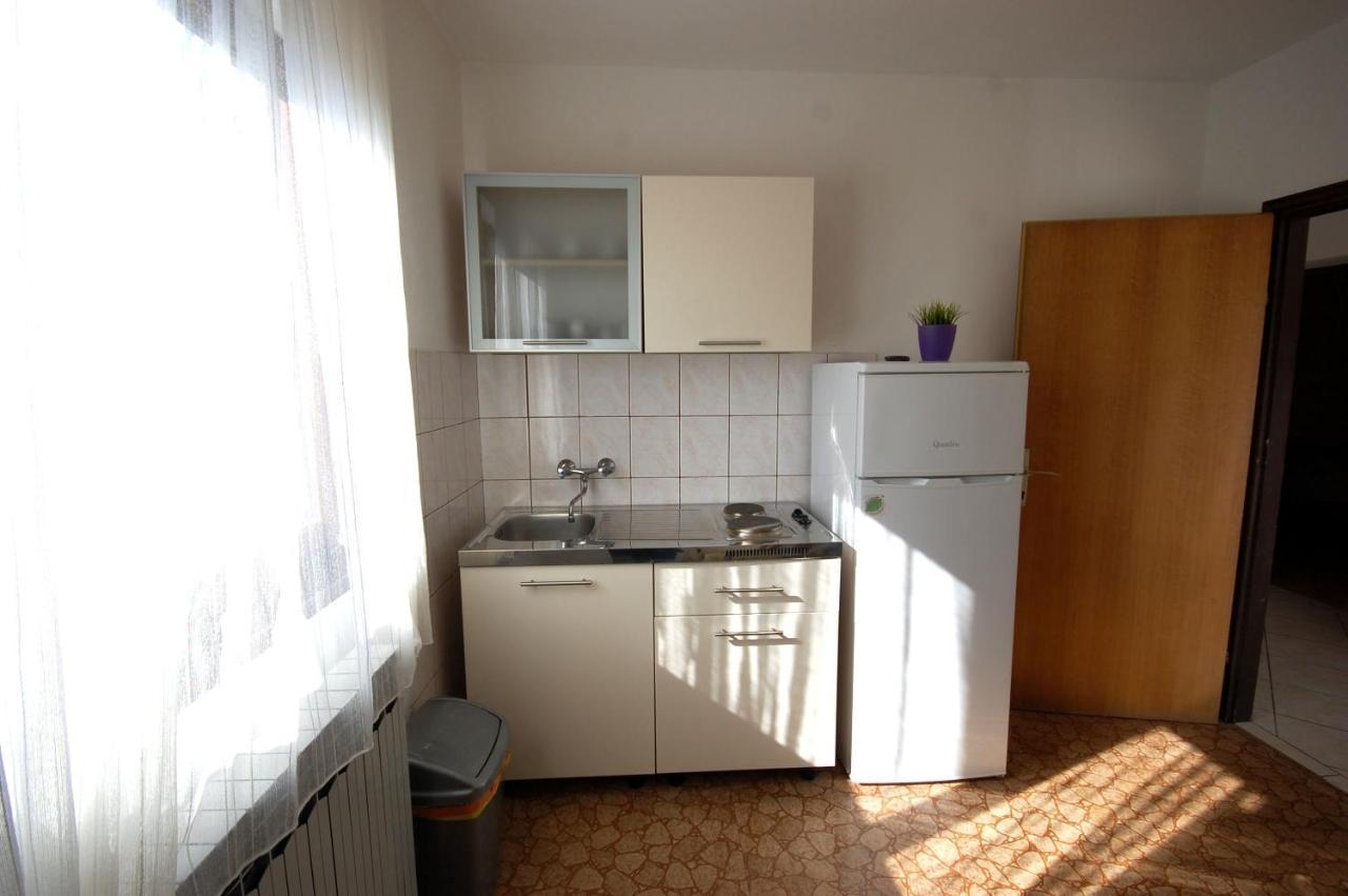 Apartments Dida By El-Pi Tours Нівице Екстер'єр фото