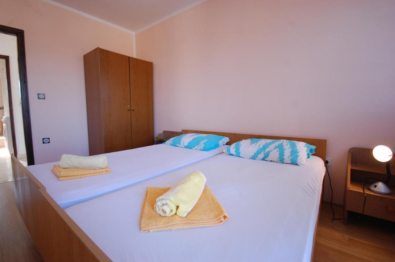 Apartments Dida By El-Pi Tours Нівице Екстер'єр фото